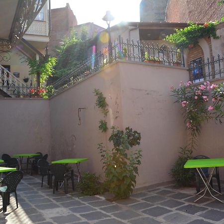 Hotel Canyon Tbilisi Esterno foto