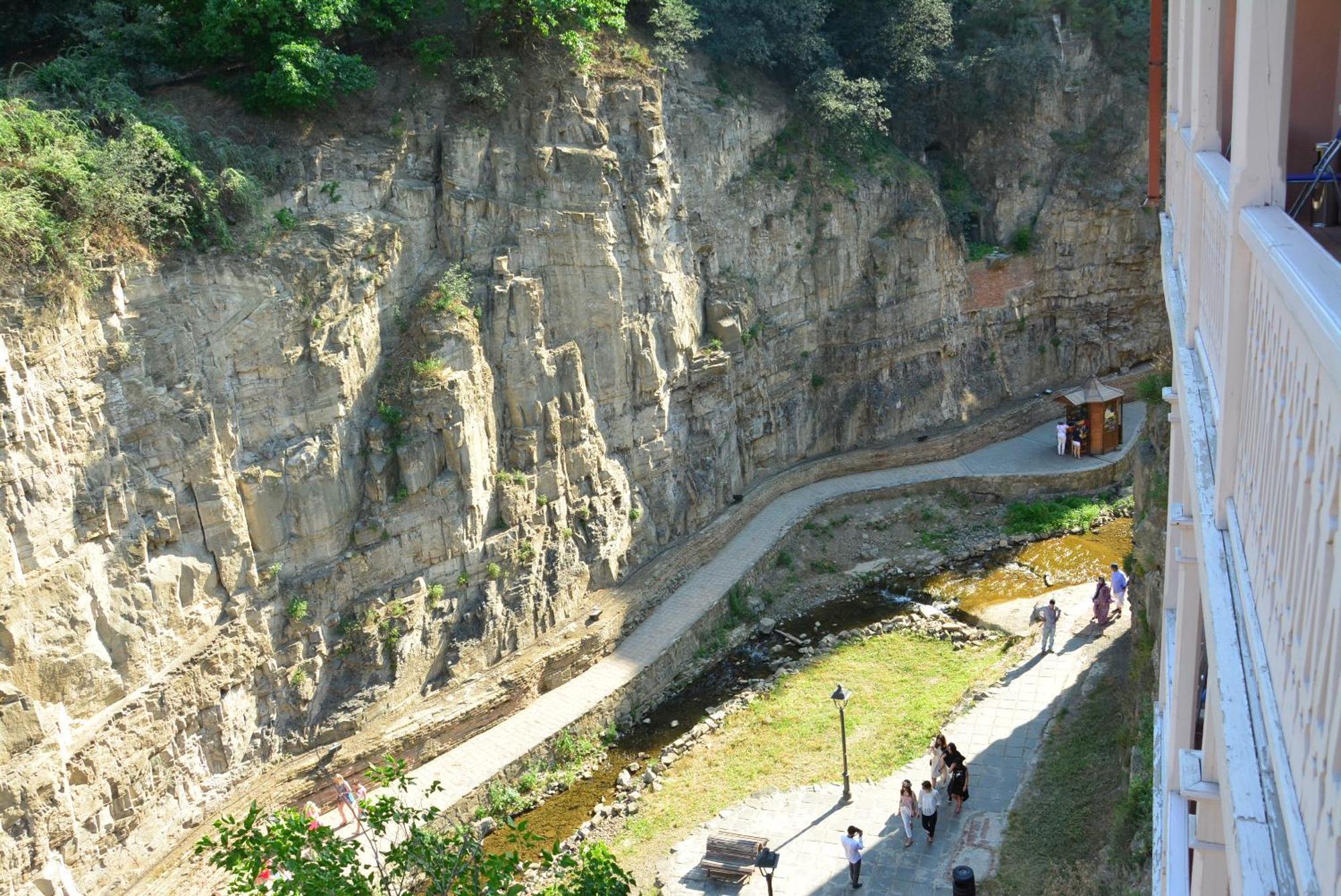 Hotel Canyon Tbilisi Esterno foto